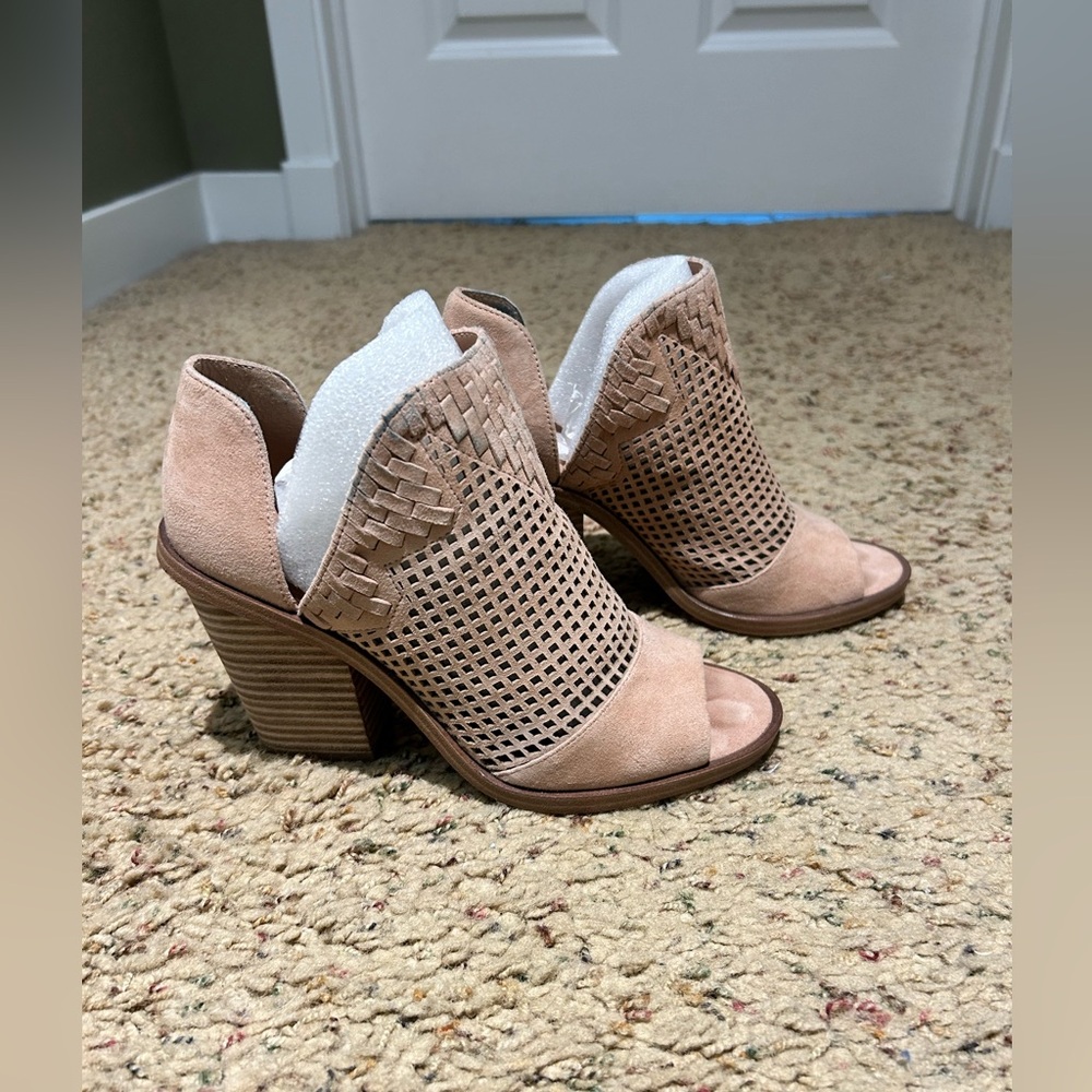 Vince Camuto Bootie
